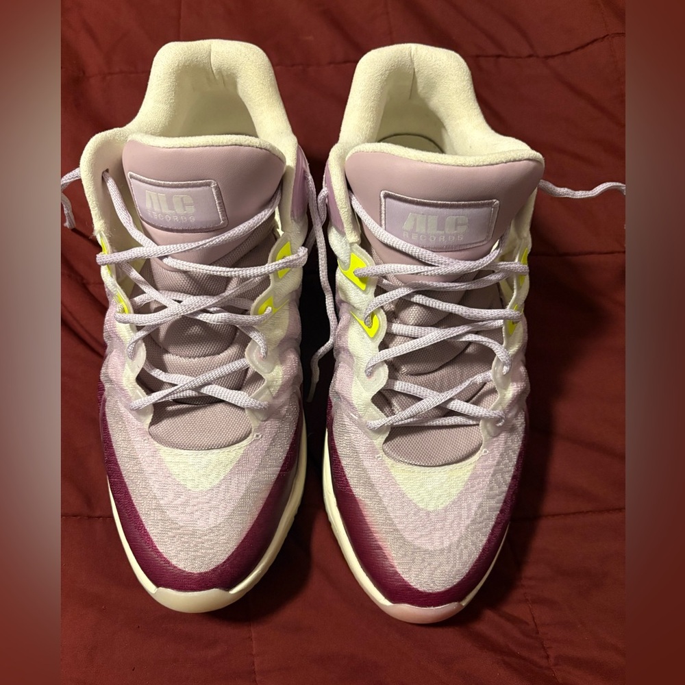 Nike KD 17 NRG
The Alchemist